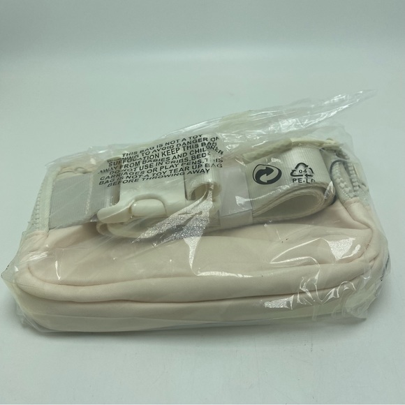 NEW West Bronco Beige Nylon Fanny Pack - Picture 4 of 4